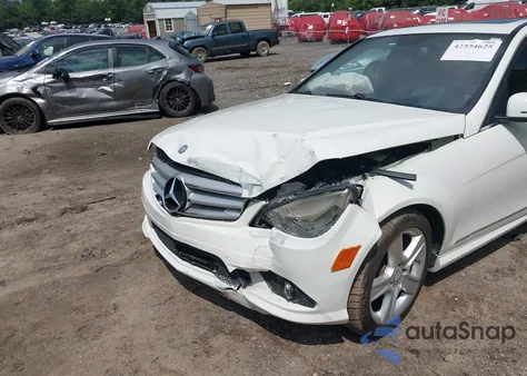 2010 Mercedes-Benz C 300 Luxury/Sport из США, поврежденный, VIN WDDGF5EB4AR099719